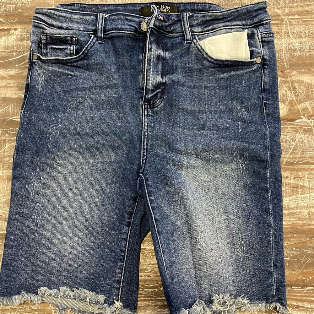 Womens Judy Blue Bermuda shorts size XL